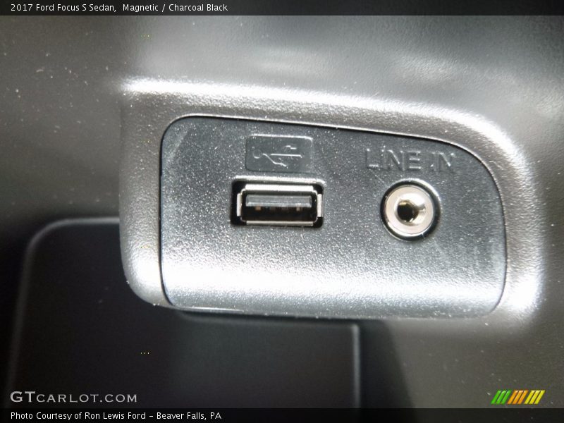 Magnetic / Charcoal Black 2017 Ford Focus S Sedan