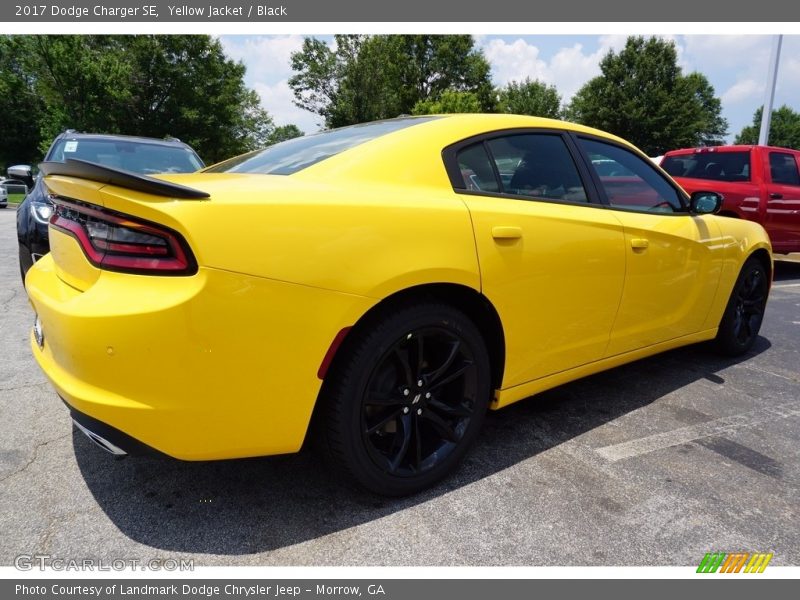 Yellow Jacket / Black 2017 Dodge Charger SE