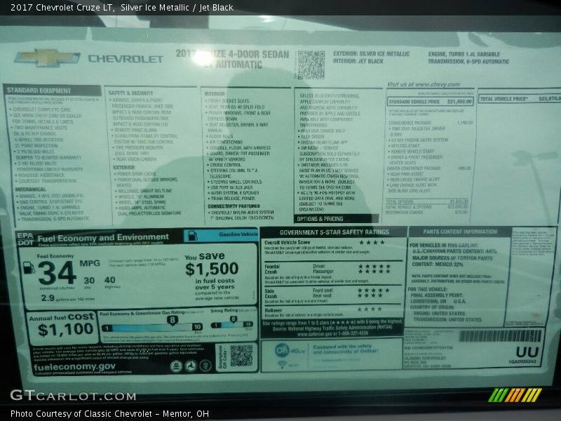 Silver Ice Metallic / Jet Black 2017 Chevrolet Cruze LT