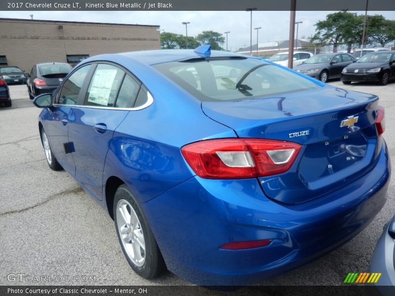 Kinetic Blue Metallic / Jet Black 2017 Chevrolet Cruze LT