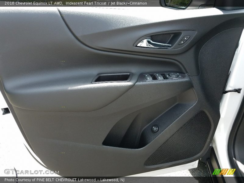 Iridescent Pearl Tricoat / Jet Black/­Cinnamon 2018 Chevrolet Equinox LT AWD