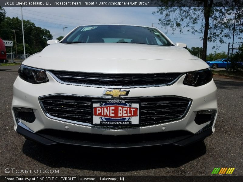 Iridescent Pearl Tricoat / Dark Atmosphere/Loft Brown 2018 Chevrolet Malibu LT