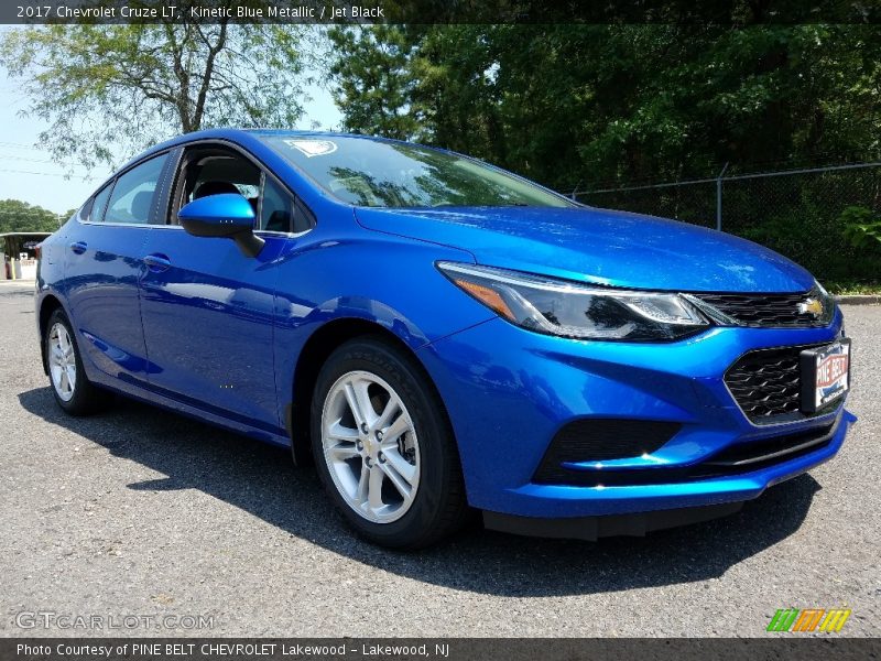 Kinetic Blue Metallic / Jet Black 2017 Chevrolet Cruze LT