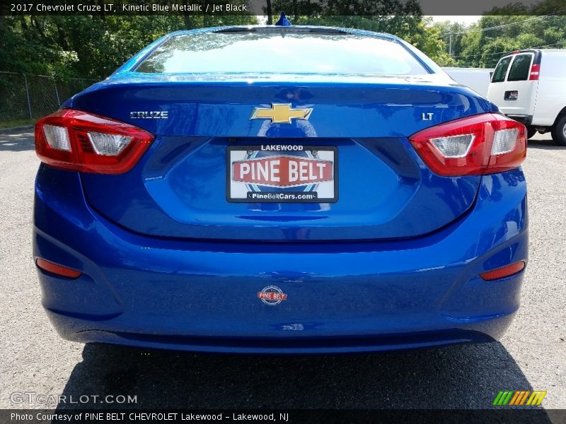 Kinetic Blue Metallic / Jet Black 2017 Chevrolet Cruze LT