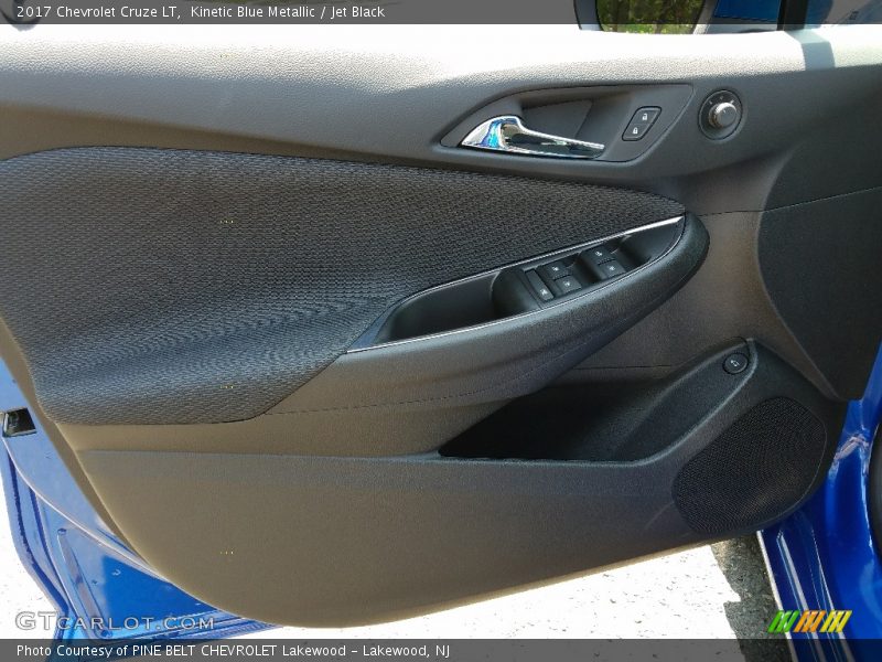 Kinetic Blue Metallic / Jet Black 2017 Chevrolet Cruze LT