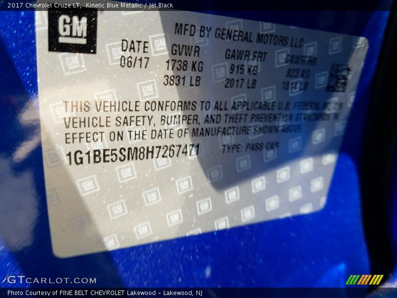 Kinetic Blue Metallic / Jet Black 2017 Chevrolet Cruze LT