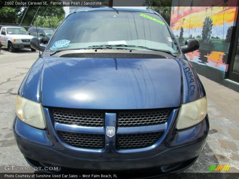 Patriot Blue Pearl / Sandstone 2002 Dodge Caravan SE