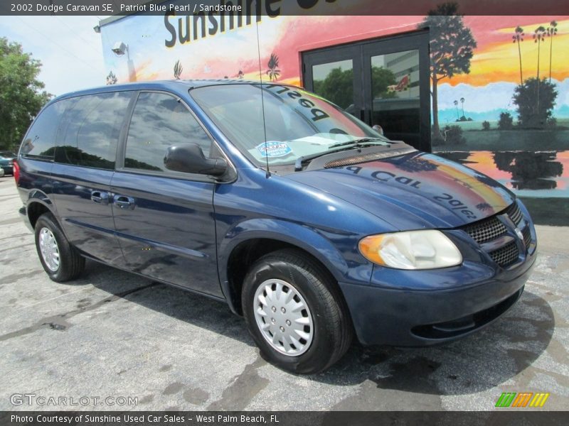 Patriot Blue Pearl / Sandstone 2002 Dodge Caravan SE
