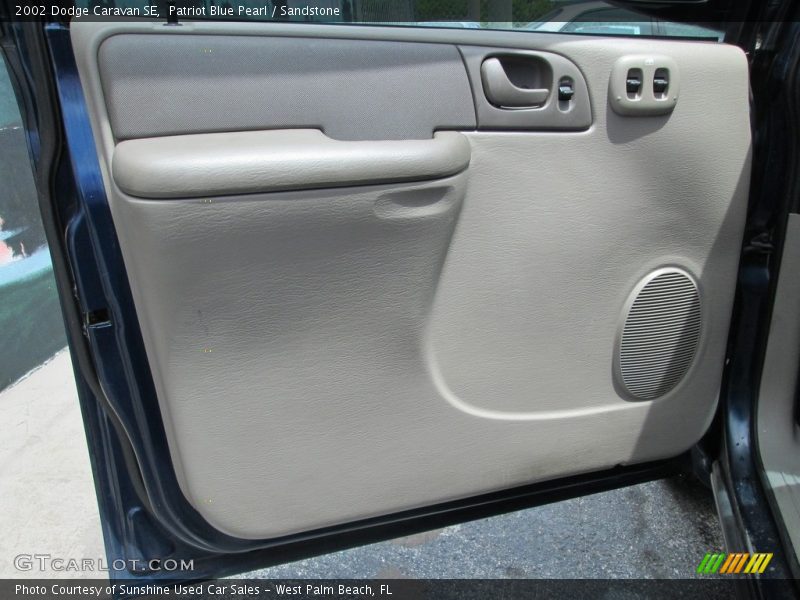 Patriot Blue Pearl / Sandstone 2002 Dodge Caravan SE