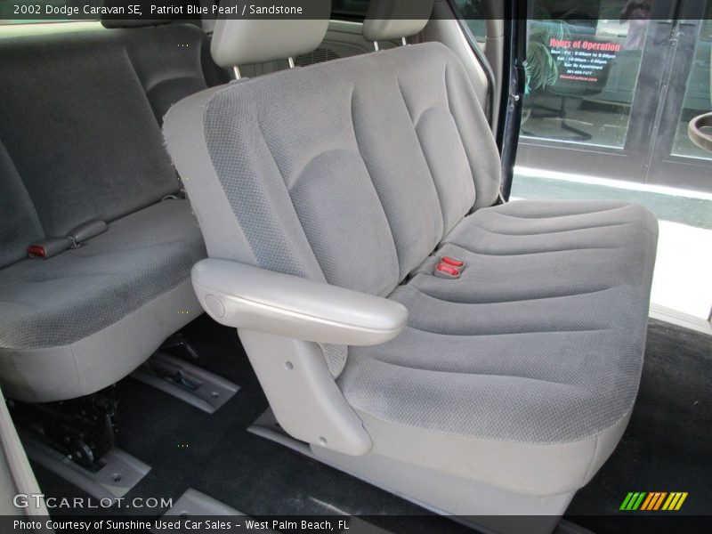 Patriot Blue Pearl / Sandstone 2002 Dodge Caravan SE