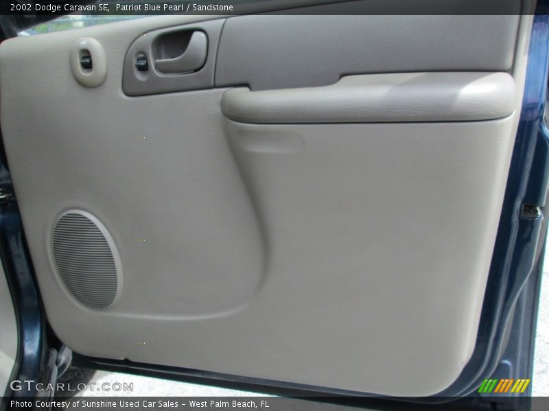 Patriot Blue Pearl / Sandstone 2002 Dodge Caravan SE