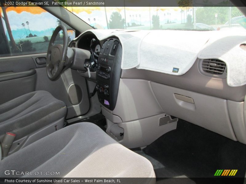 Patriot Blue Pearl / Sandstone 2002 Dodge Caravan SE