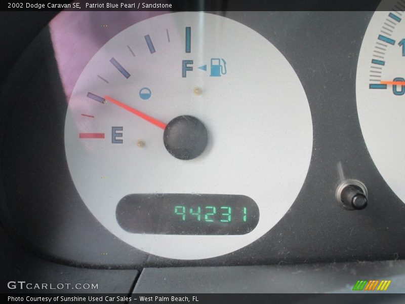 Patriot Blue Pearl / Sandstone 2002 Dodge Caravan SE