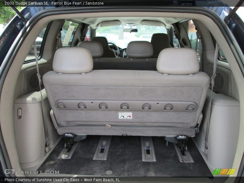 Patriot Blue Pearl / Sandstone 2002 Dodge Caravan SE