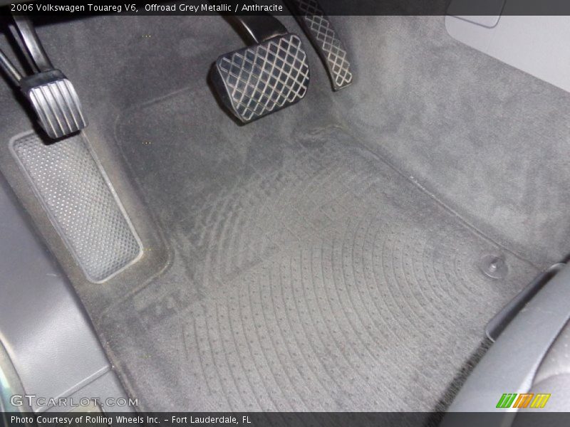 Offroad Grey Metallic / Anthracite 2006 Volkswagen Touareg V6