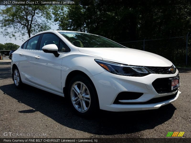 Summit White / Jet Black 2017 Chevrolet Cruze LT