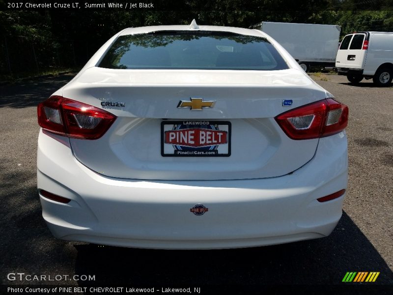 Summit White / Jet Black 2017 Chevrolet Cruze LT