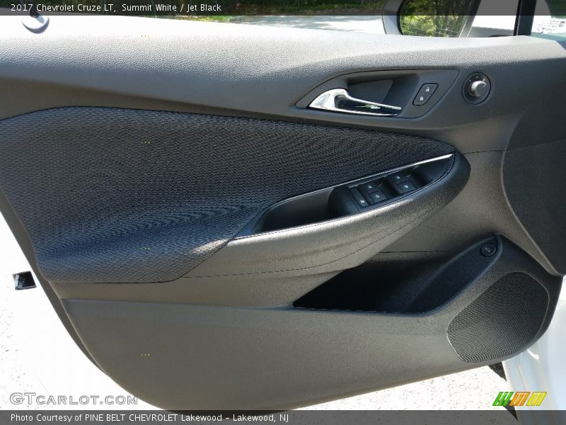 Summit White / Jet Black 2017 Chevrolet Cruze LT