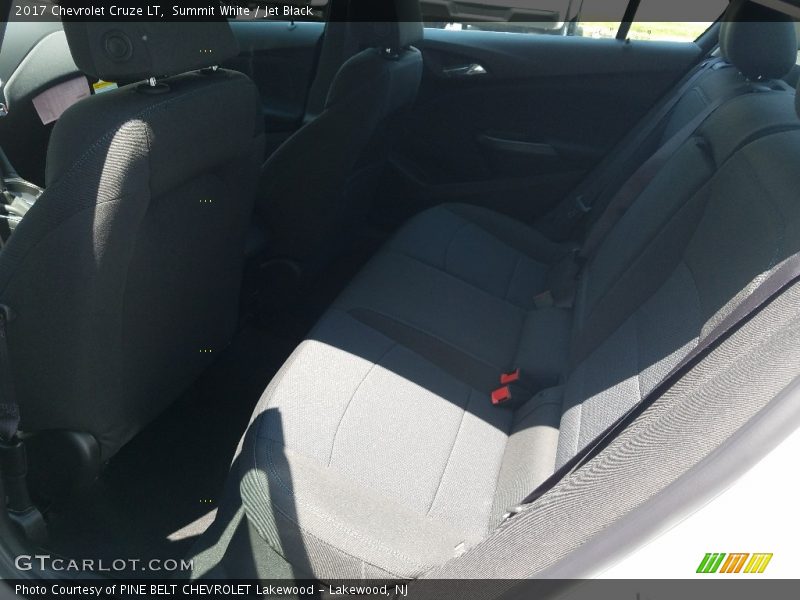 Summit White / Jet Black 2017 Chevrolet Cruze LT