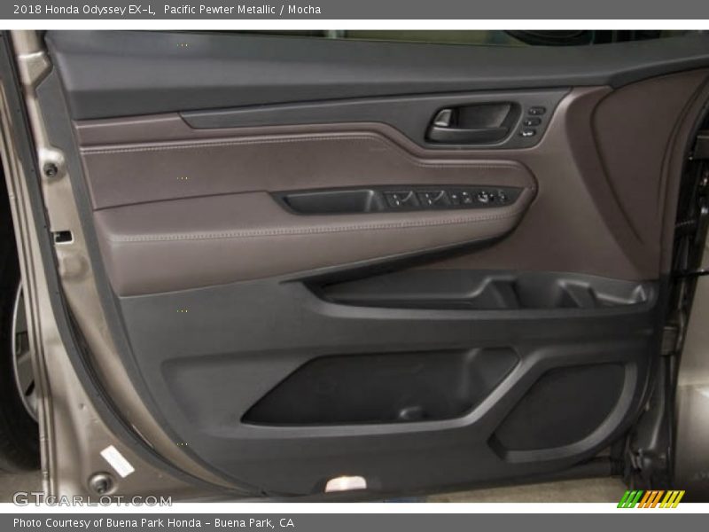 Pacific Pewter Metallic / Mocha 2018 Honda Odyssey EX-L