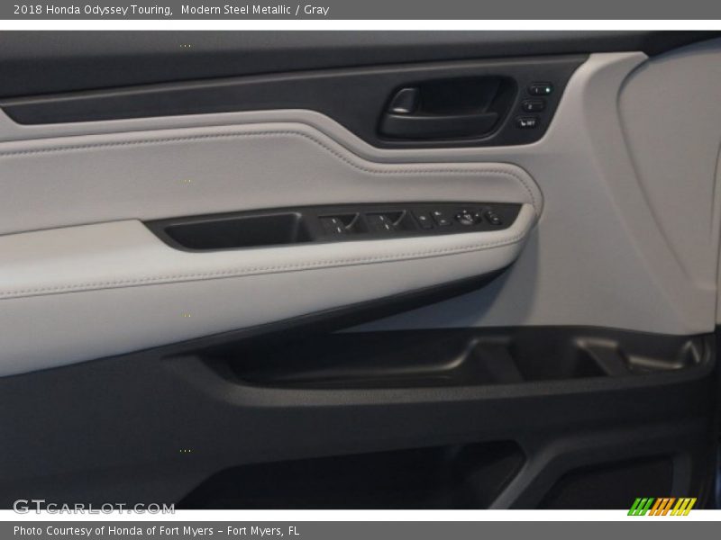 Modern Steel Metallic / Gray 2018 Honda Odyssey Touring