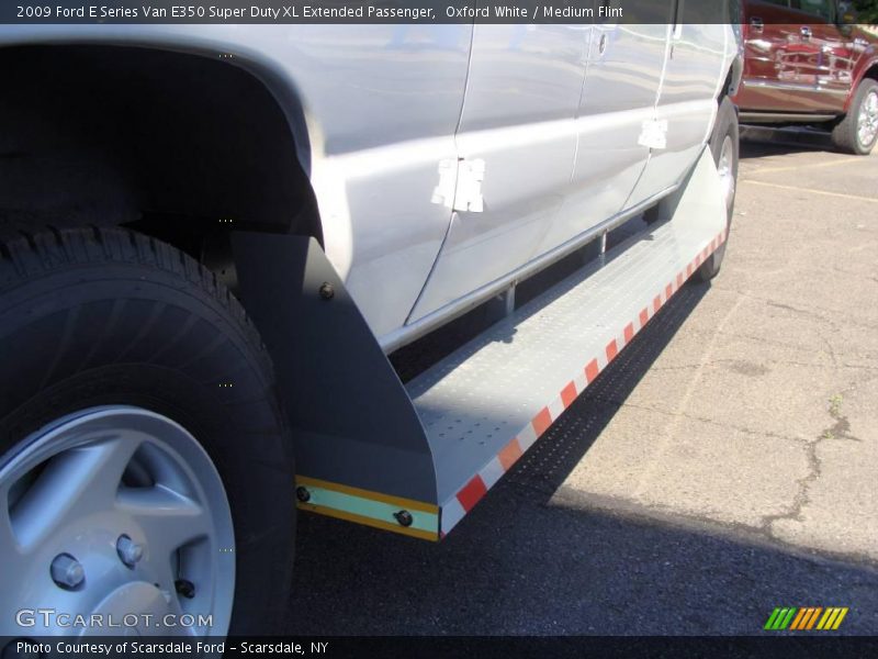 Oxford White / Medium Flint 2009 Ford E Series Van E350 Super Duty XL Extended Passenger