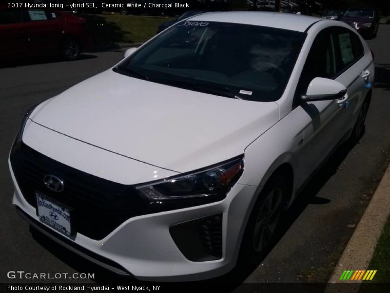 Ceramic White / Charcoal Black 2017 Hyundai Ioniq Hybrid SEL