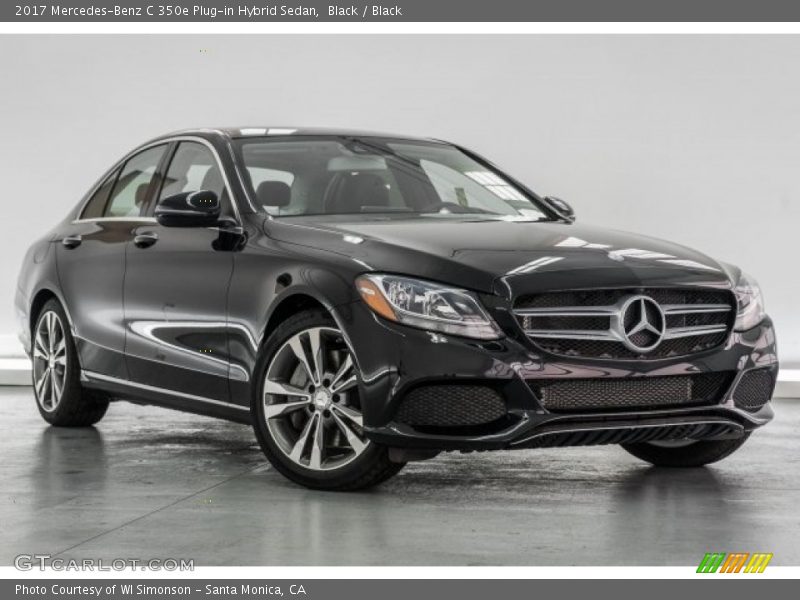 Front 3/4 View of 2017 C 350e Plug-in Hybrid Sedan