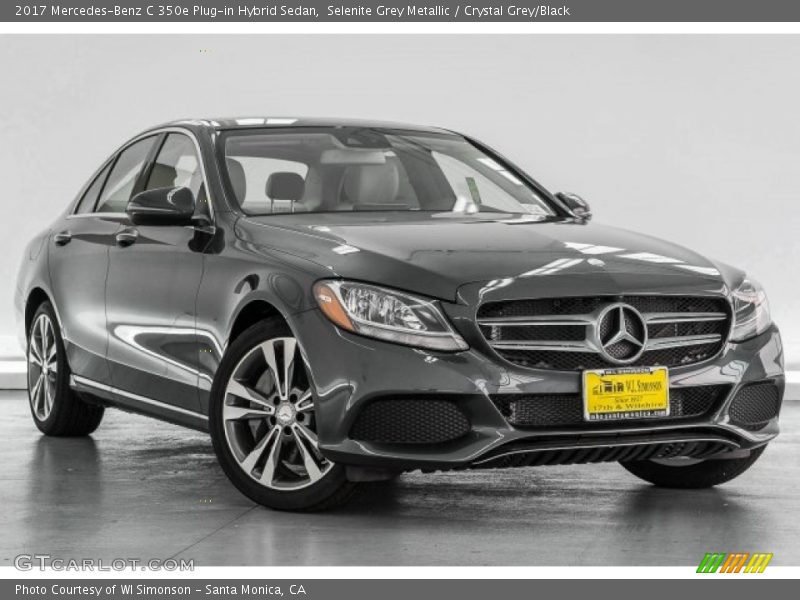 Front 3/4 View of 2017 C 350e Plug-in Hybrid Sedan