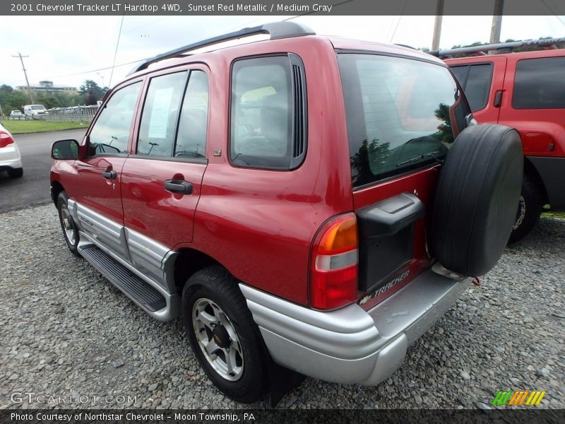 Sunset Red Metallic / Medium Gray 2001 Chevrolet Tracker LT Hardtop 4WD