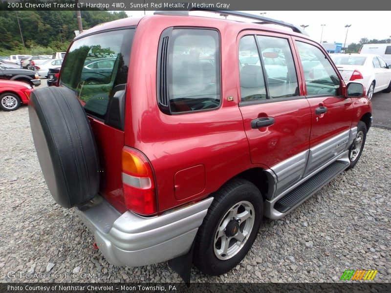 Sunset Red Metallic / Medium Gray 2001 Chevrolet Tracker LT Hardtop 4WD