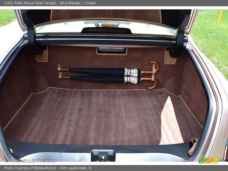  2002 Silver Seraph  Trunk