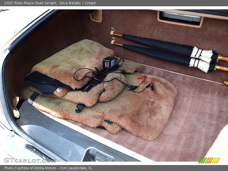 2002 Silver Seraph  Trunk