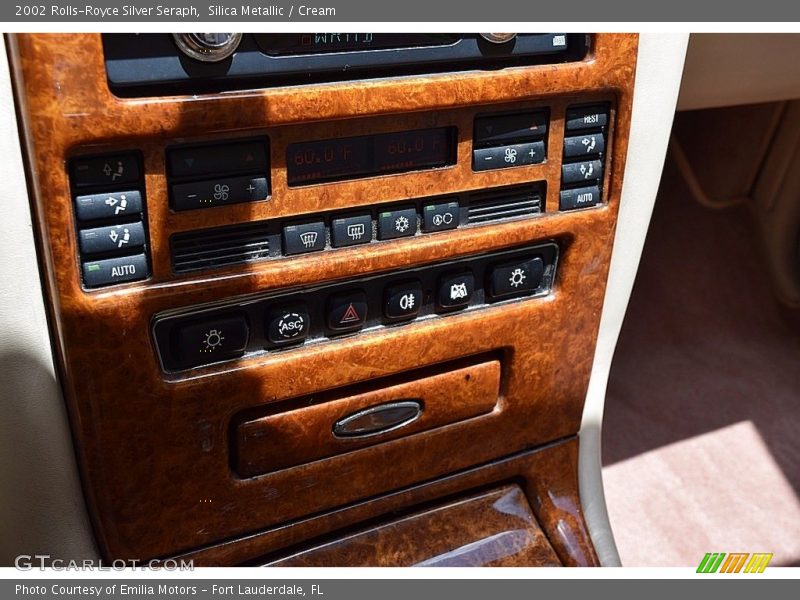 Controls of 2002 Silver Seraph 