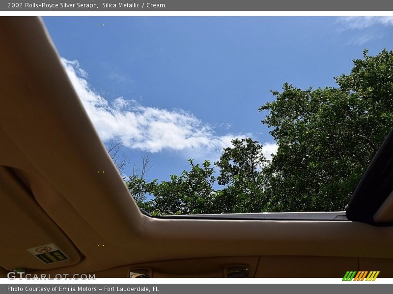 Sunroof of 2002 Silver Seraph 