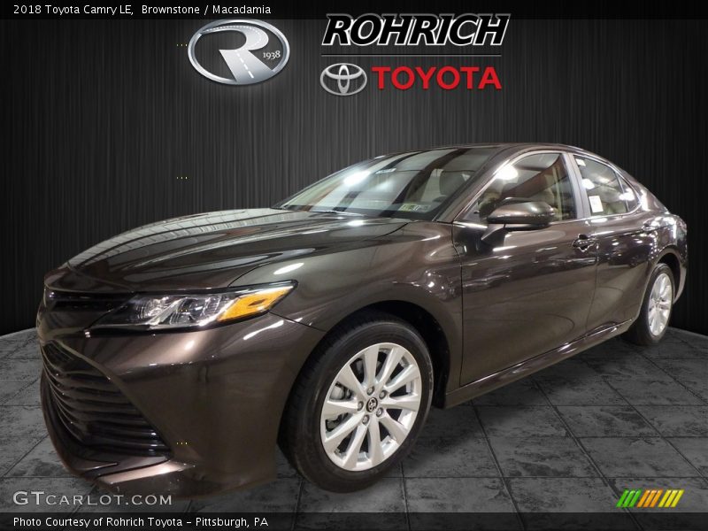 Brownstone / Macadamia 2018 Toyota Camry LE