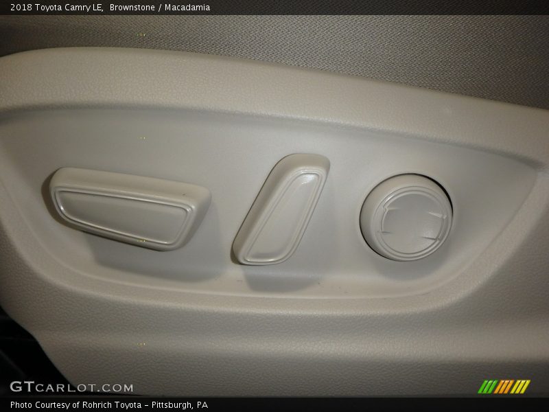 Brownstone / Macadamia 2018 Toyota Camry LE