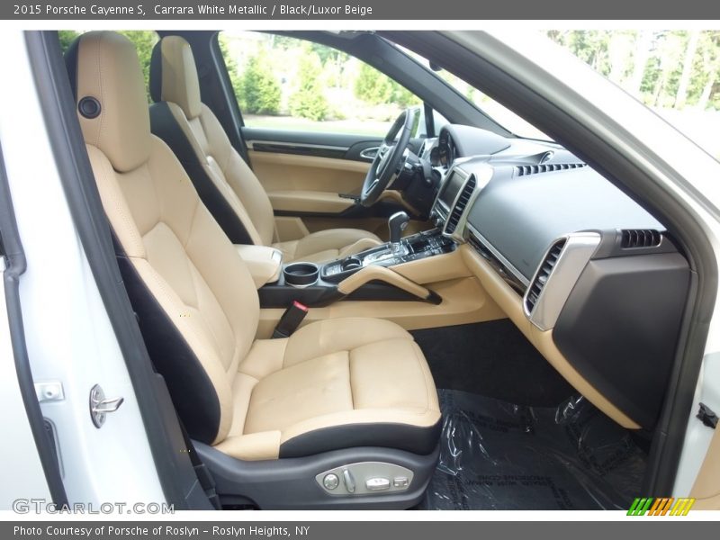 Carrara White Metallic / Black/Luxor Beige 2015 Porsche Cayenne S