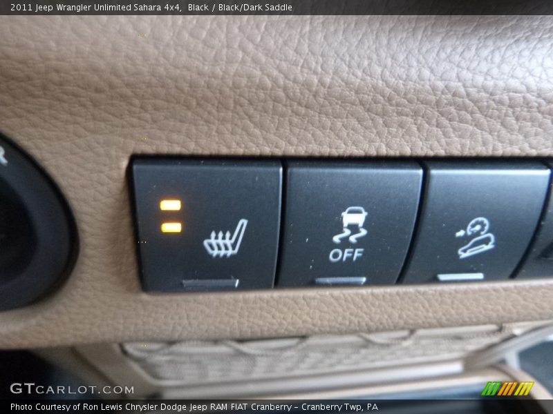 Black / Black/Dark Saddle 2011 Jeep Wrangler Unlimited Sahara 4x4