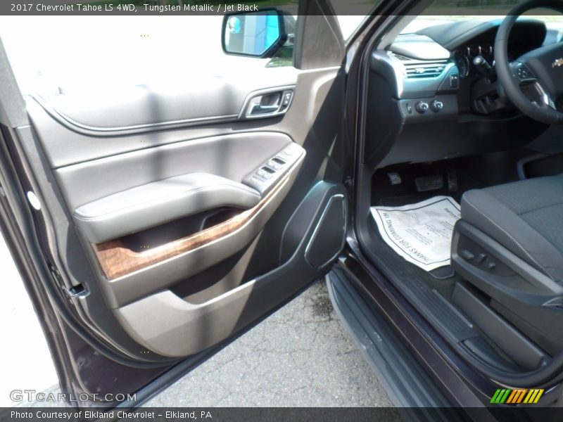 Tungsten Metallic / Jet Black 2017 Chevrolet Tahoe LS 4WD