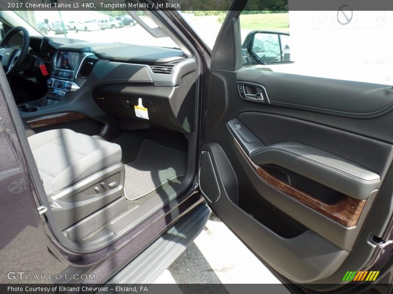 Tungsten Metallic / Jet Black 2017 Chevrolet Tahoe LS 4WD