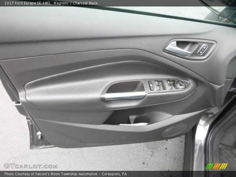 Magnetic / Charcoal Black 2017 Ford Escape SE 4WD