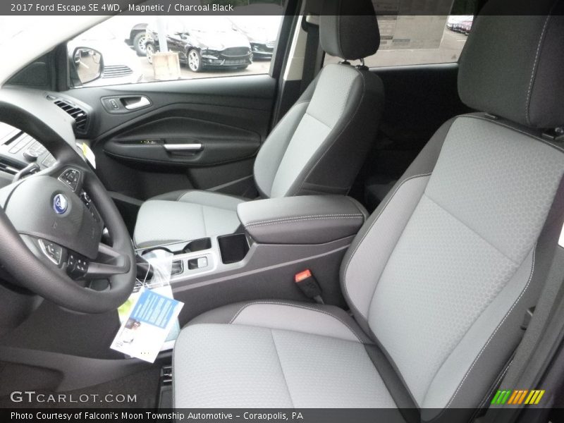 Magnetic / Charcoal Black 2017 Ford Escape SE 4WD