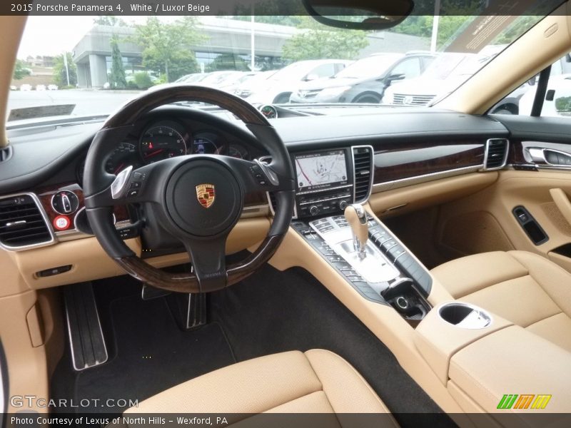 Dashboard of 2015 Panamera 4