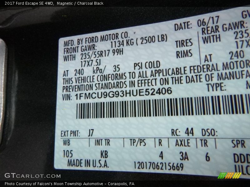 Magnetic / Charcoal Black 2017 Ford Escape SE 4WD