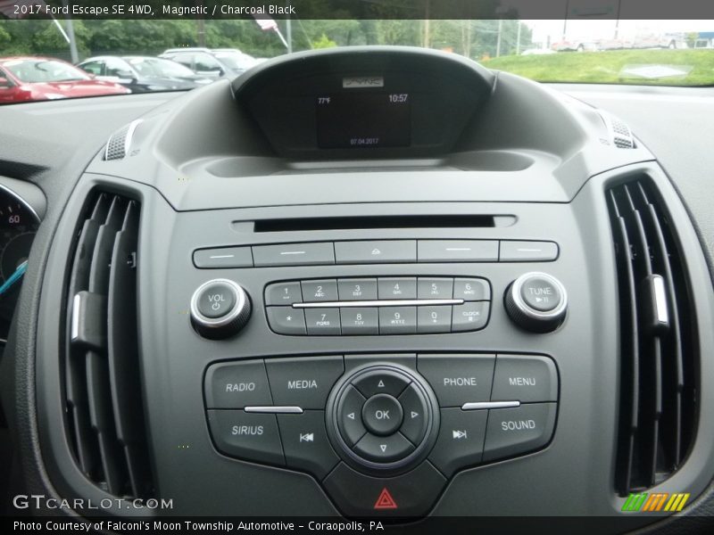 Magnetic / Charcoal Black 2017 Ford Escape SE 4WD