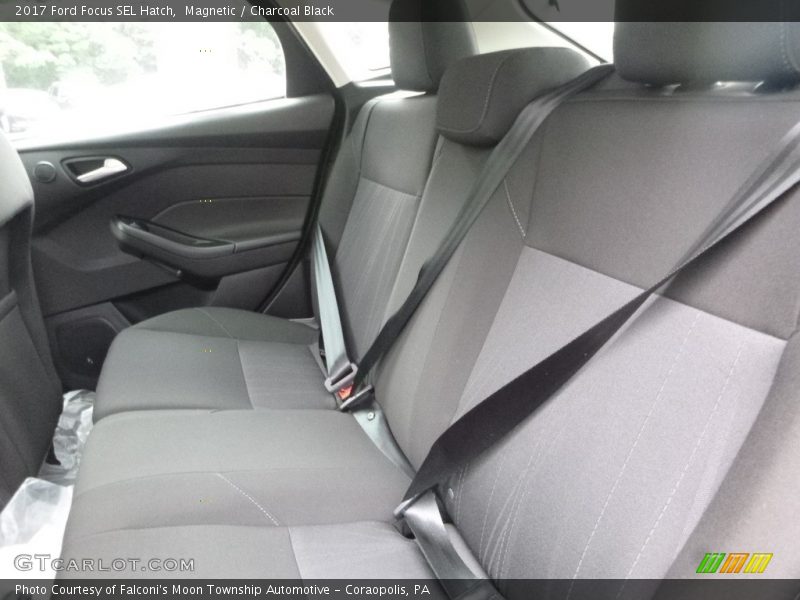 Magnetic / Charcoal Black 2017 Ford Focus SEL Hatch