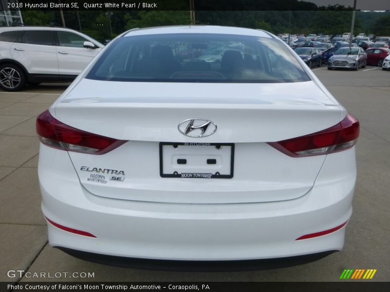 Quartz White Pearl / Black 2018 Hyundai Elantra SE