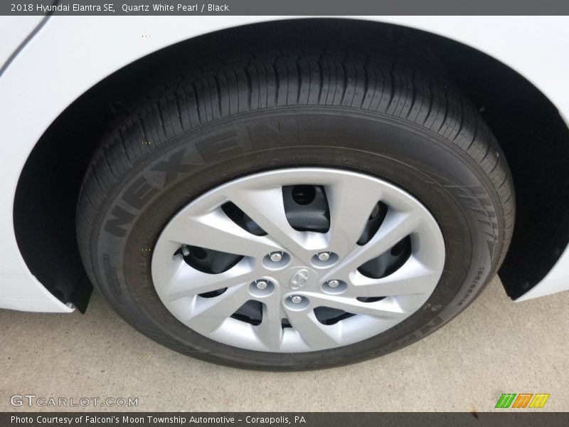 Quartz White Pearl / Black 2018 Hyundai Elantra SE