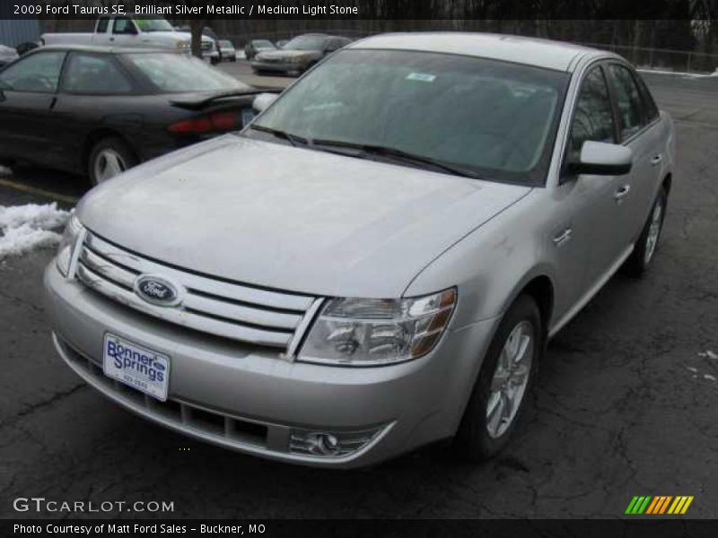 Brilliant Silver Metallic / Medium Light Stone 2009 Ford Taurus SE